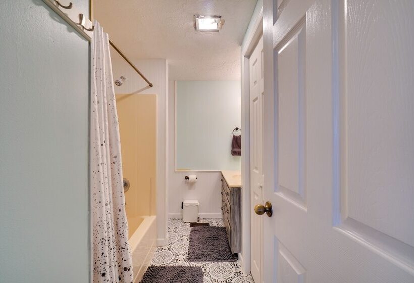 Lakefront Spring City Retreat W/ Boat Dock!