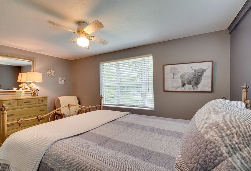 Lakefront Spring City Retreat W/ Boat Dock!