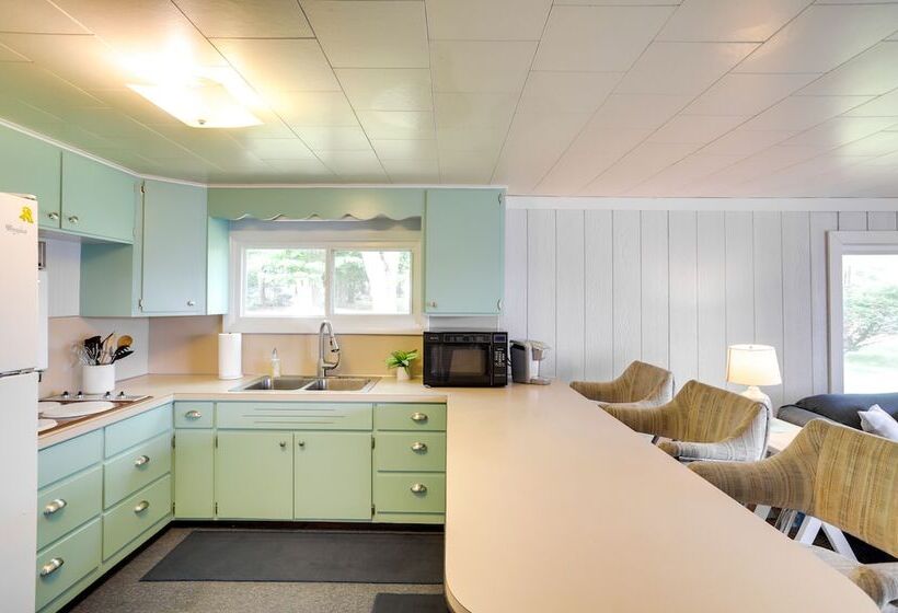 Lakefront Vacation Rental, 13 Mi To South Haven!