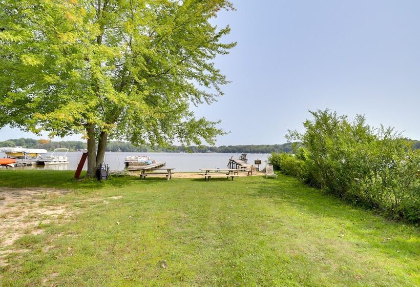 Lakefront Vacation Rental, 13 Mi To South Haven!