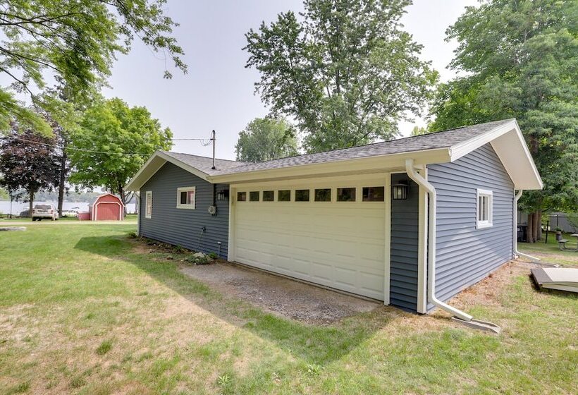 Lakefront Vacation Rental, 13 Mi To South Haven!