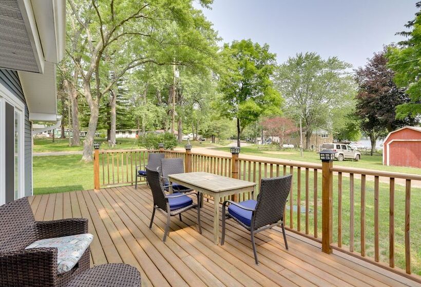 Lakefront Vacation Rental, 13 Mi To South Haven!