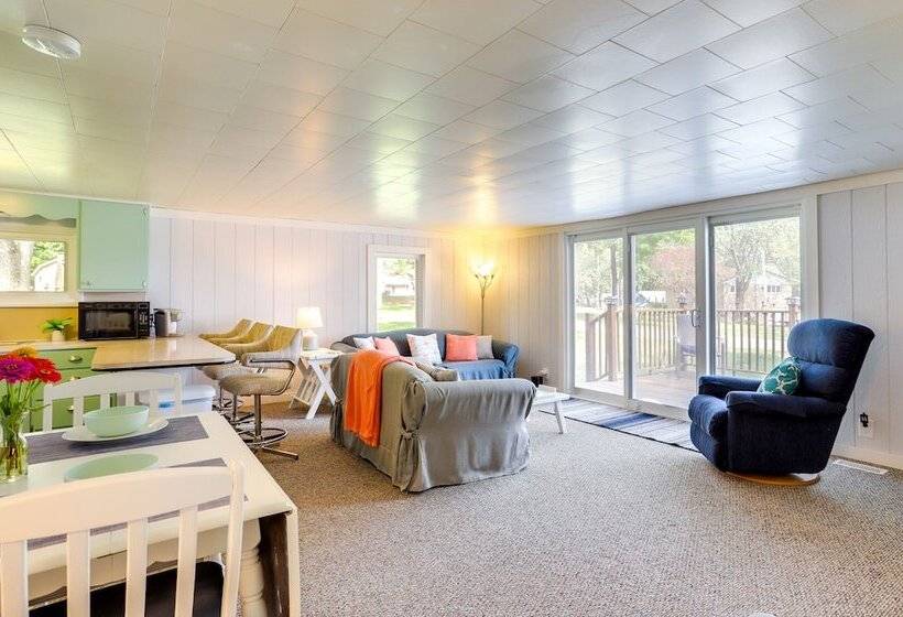 Lakefront Vacation Rental, 13 Mi To South Haven!