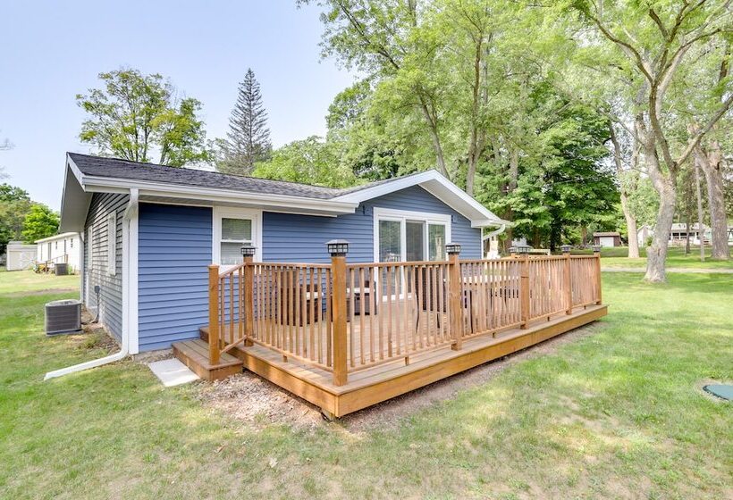 Lakefront Vacation Rental, 13 Mi To South Haven!