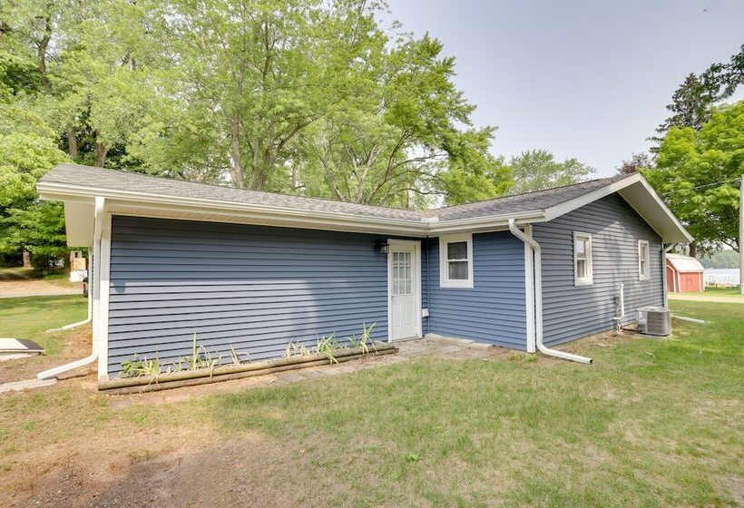 Lakefront Vacation Rental, 13 Mi To South Haven!