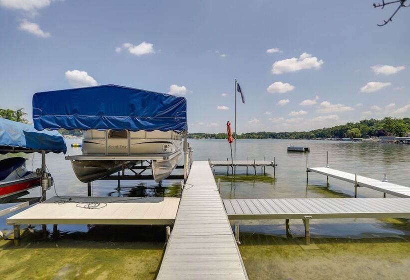 Lakefront Vandalia Home W/ Boat Dock & Gas Grill!