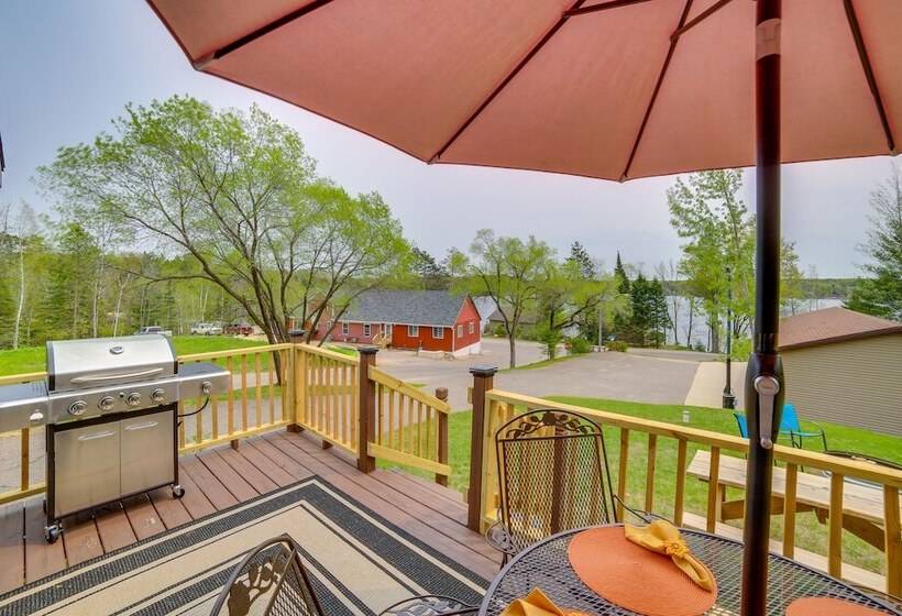 Lakefront Wisconsin Home W/ Boat Dock & Fire Pit!