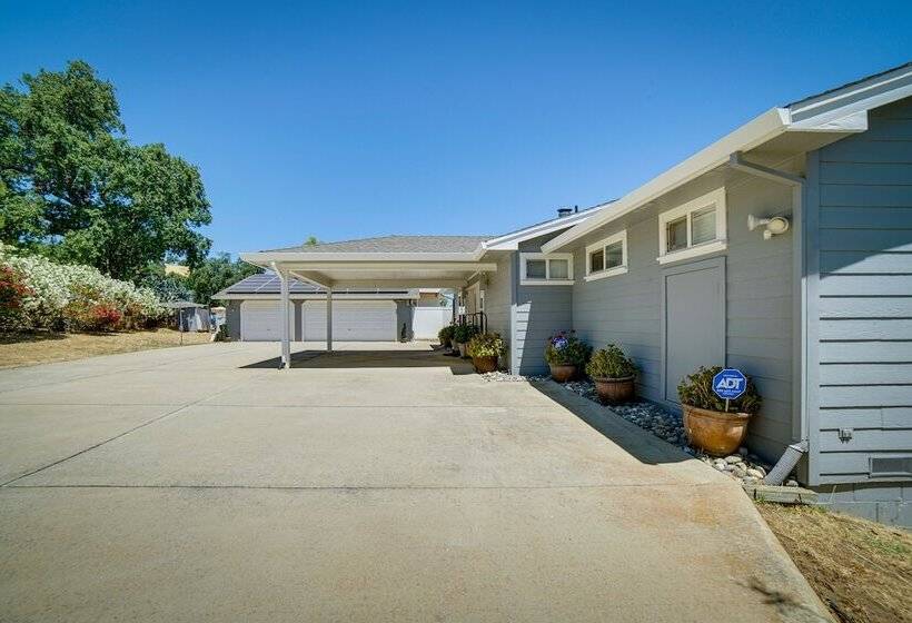 Lakeport Home W/ Stunning Lake & Mountain Views