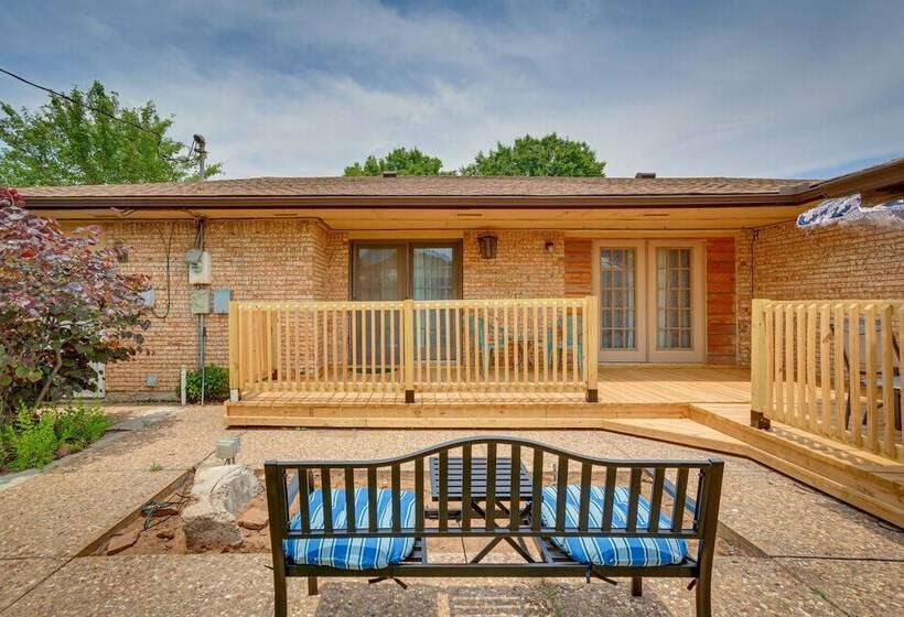 Lawton Home W/ Deck, Near Casinos + Museums!