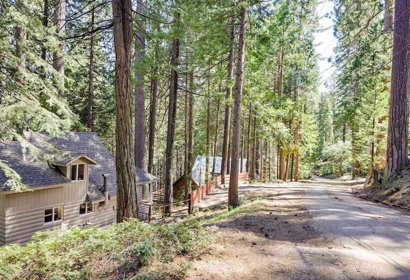 15 Mi To Ski Resort: Cozy Cabin Near Long Barn!