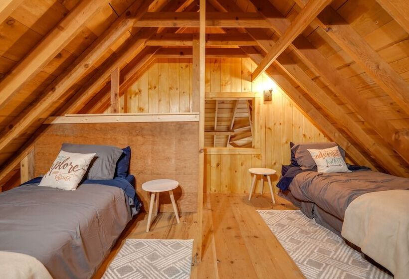 15 Mi To Ski Resort: Cozy Cabin Near Long Barn!