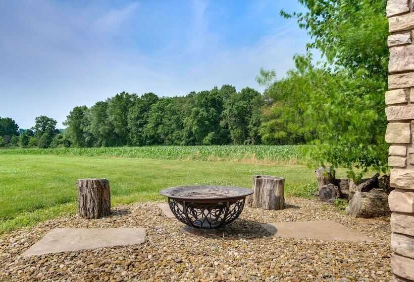 Countryside Home In Wooster W/ Patio & Fire Pit