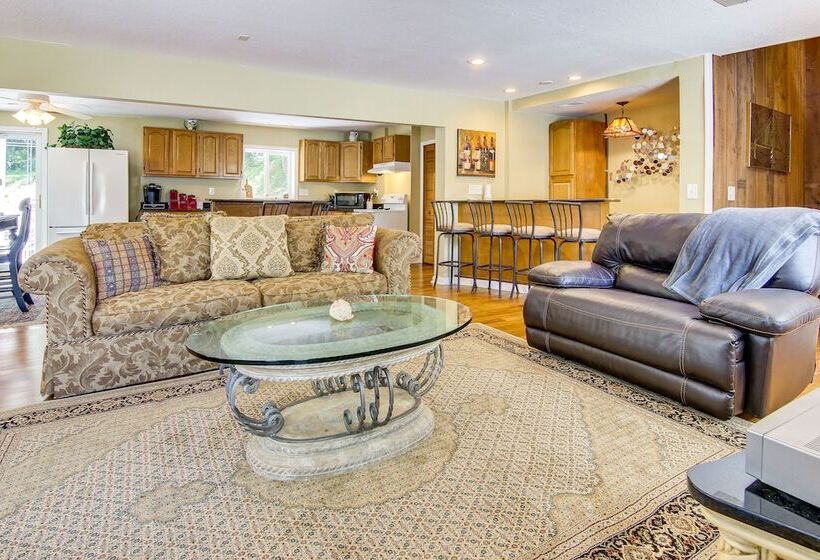 Hot Tub & Boat Dock: Lovely Lake Lure Retreat