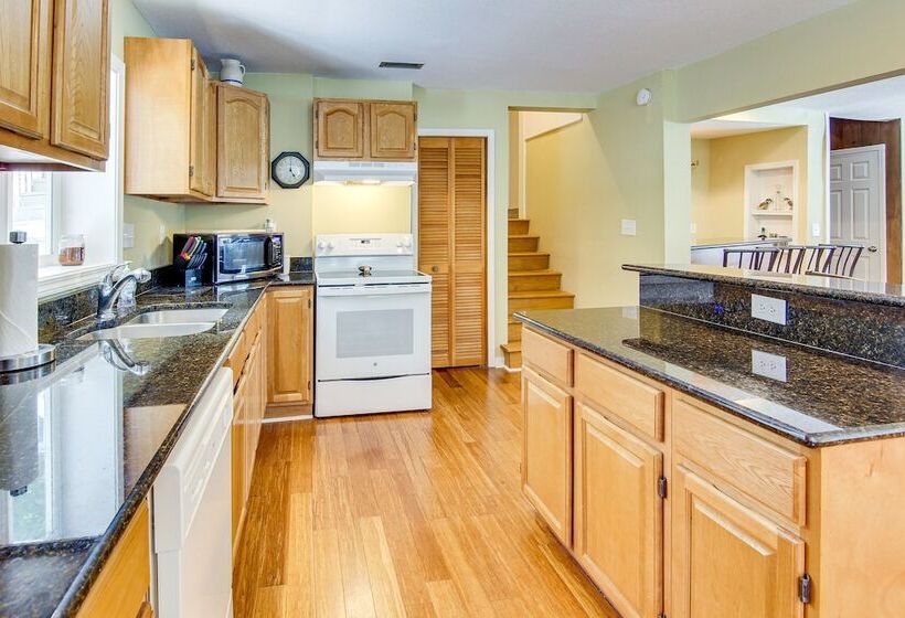 Hot Tub & Boat Dock: Lovely Lake Lure Retreat