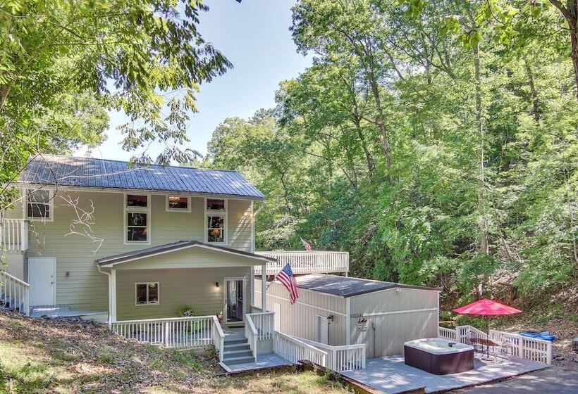 Hot Tub & Boat Dock: Lovely Lake Lure Retreat