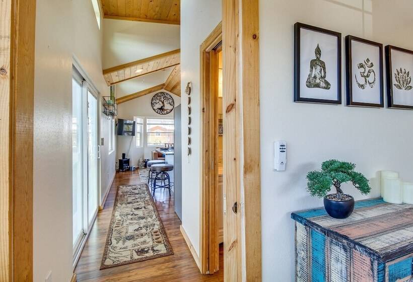 2 Mi To Rainbow Lake: Lovely Lakeside Tiny Home