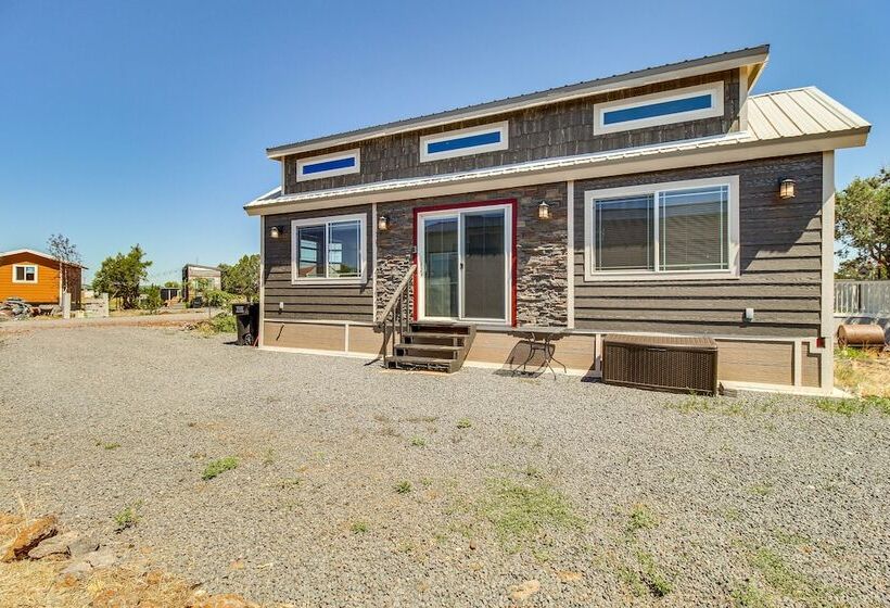 2 Mi To Rainbow Lake: Lovely Lakeside Tiny Home