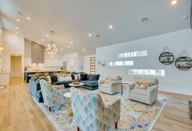 Luxe Waterfront Home In Malakoff W/ Pool + Hot Tub