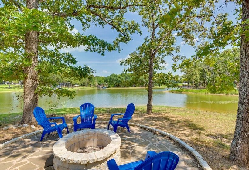 Luxe Waterfront Home In Malakoff W/ Pool + Hot Tub