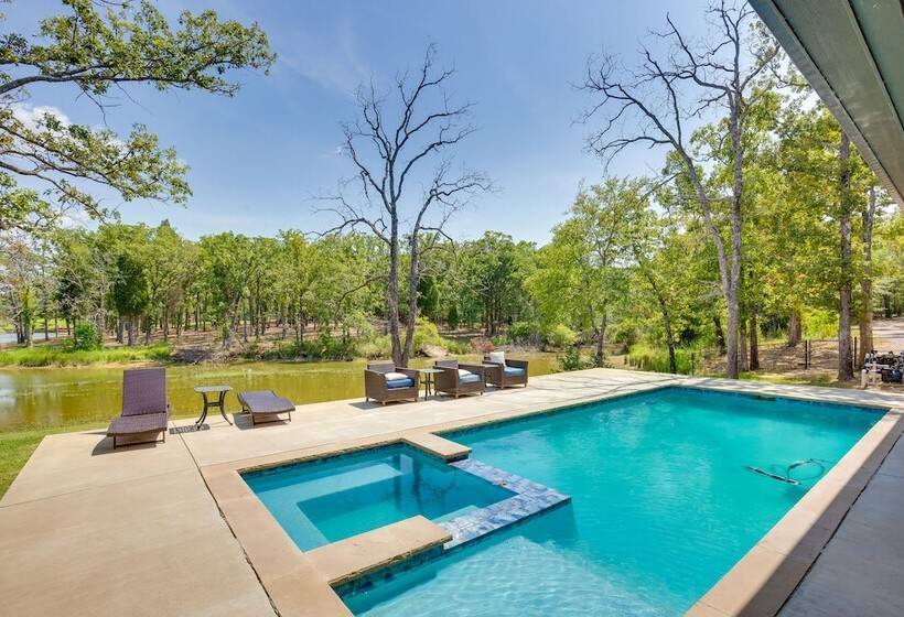 Luxe Waterfront Home In Malakoff W/ Pool + Hot Tub