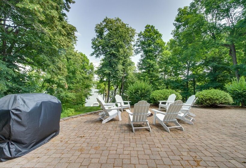 Grand Rapids Retreat W/ Private Boat Dock