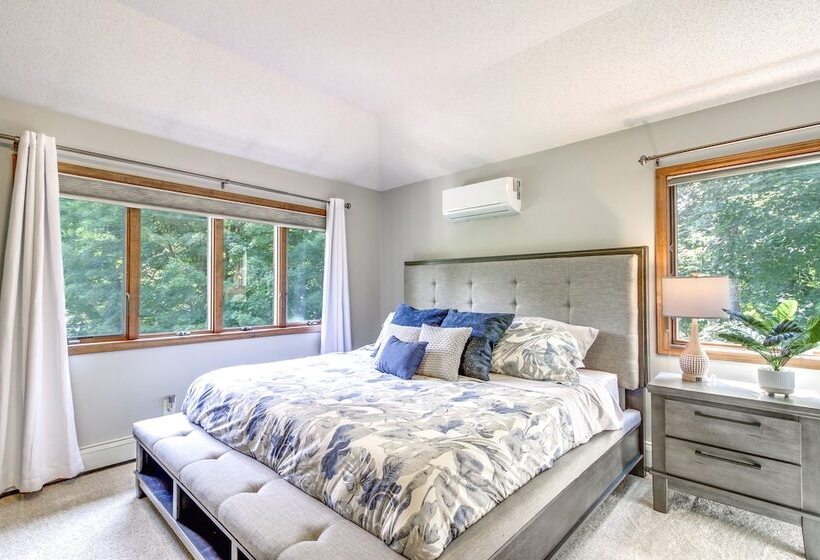 Grand Rapids Retreat W/ Private Boat Dock