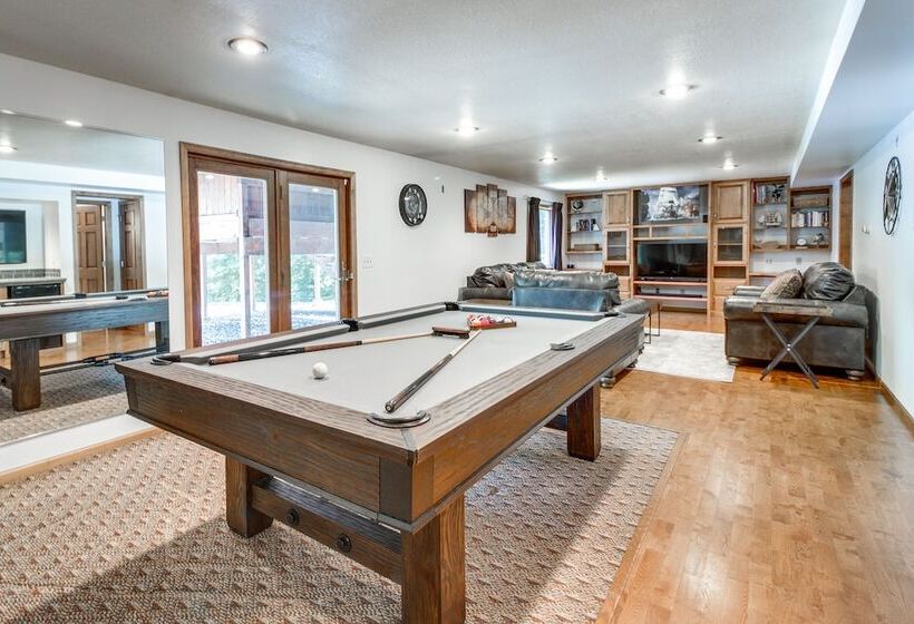 Grand Rapids Retreat W/ Private Boat Dock