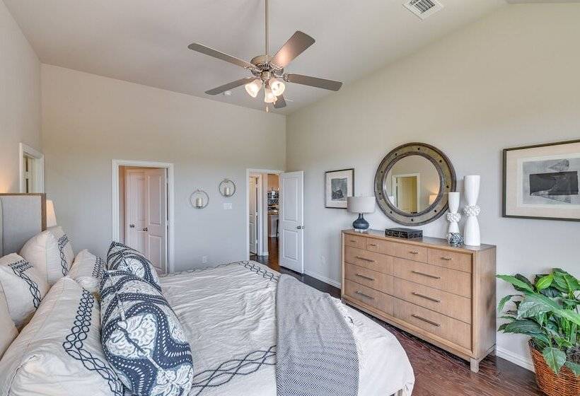 9 Mi To Frisco Square: Stylish Home W/ Backyard