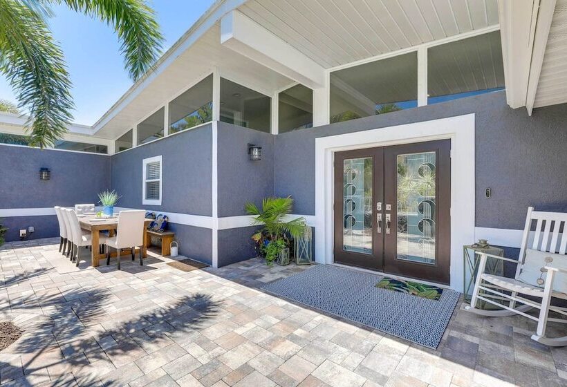 Luxury St. Petersburg Home W/ Pool + Bay Access!