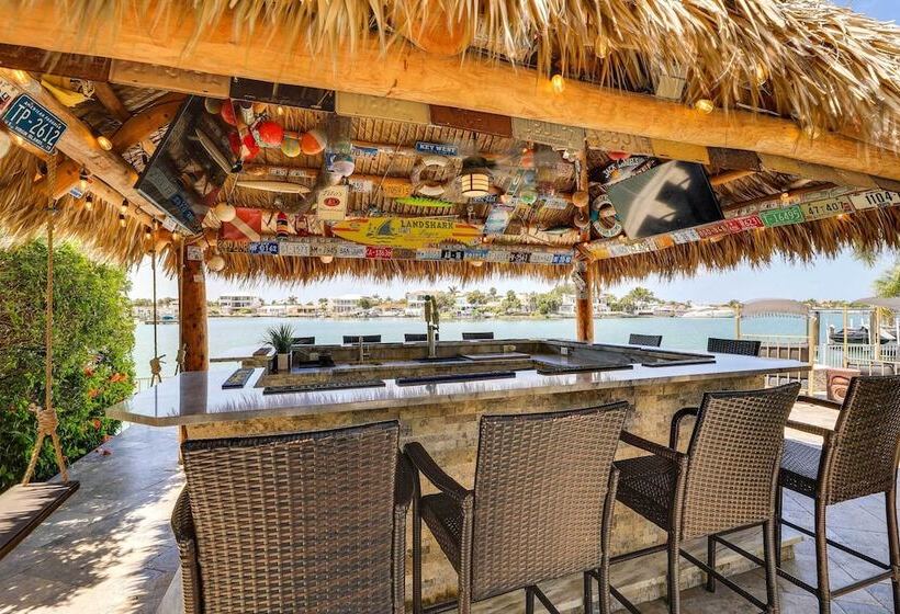 Luxury St. Petersburg Home W/ Pool + Bay Access!