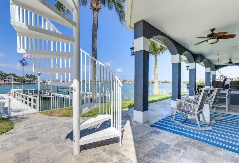 Luxury St. Petersburg Home W/ Pool + Bay Access!
