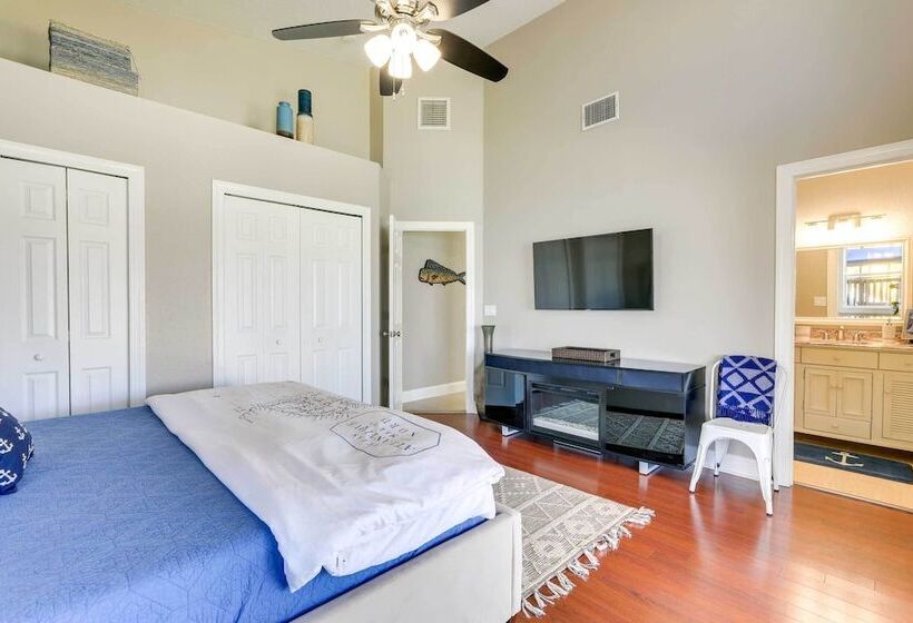 Luxury St. Petersburg Home W/ Pool + Bay Access!