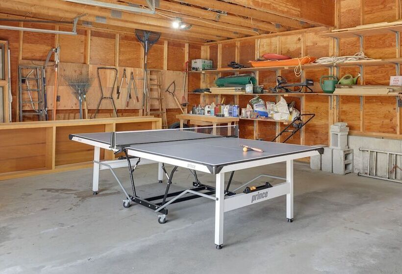 Luxury Vermont Vacation Rental: Private Hot Tub!