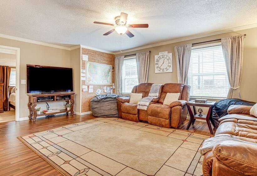 Lynchburg Home W/ Patio   2 Mi To Tims Ford Lake!