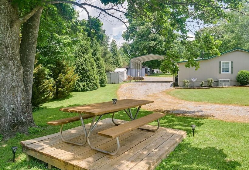 Lynchburg Home W/ Patio   2 Mi To Tims Ford Lake!