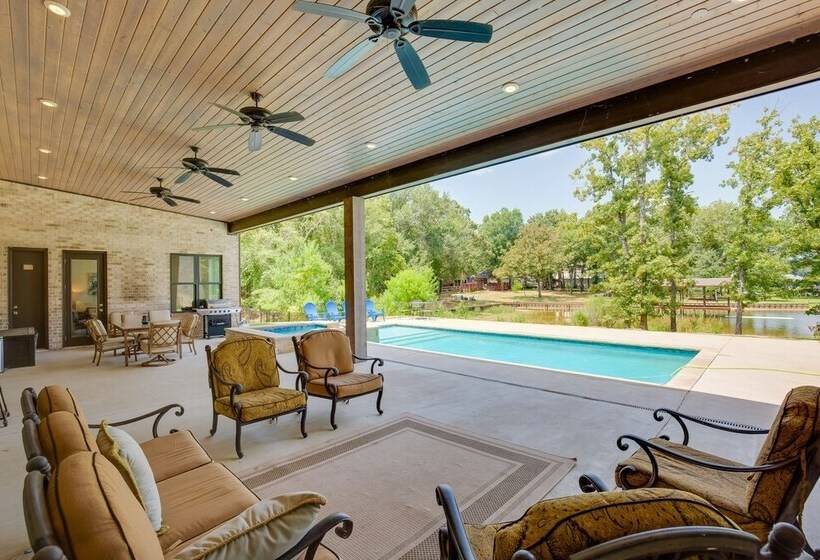 Pool, Hot Tub & Views: Malakoff Gem On Cedar Creek