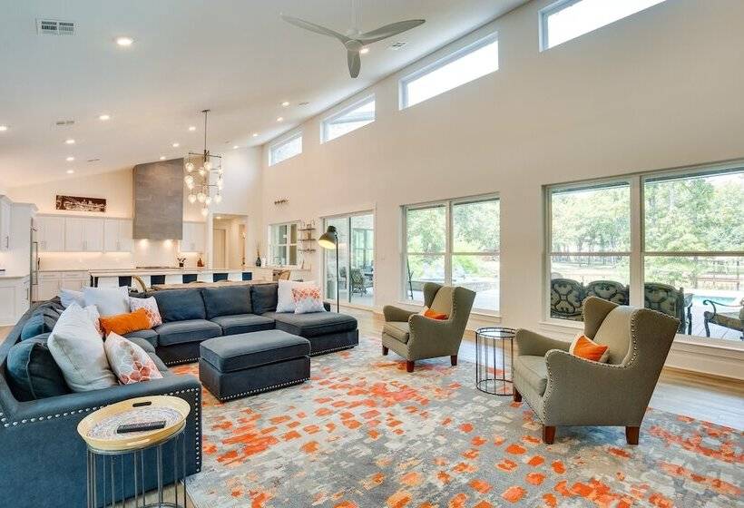 Pool, Hot Tub & Views: Malakoff Gem On Cedar Creek