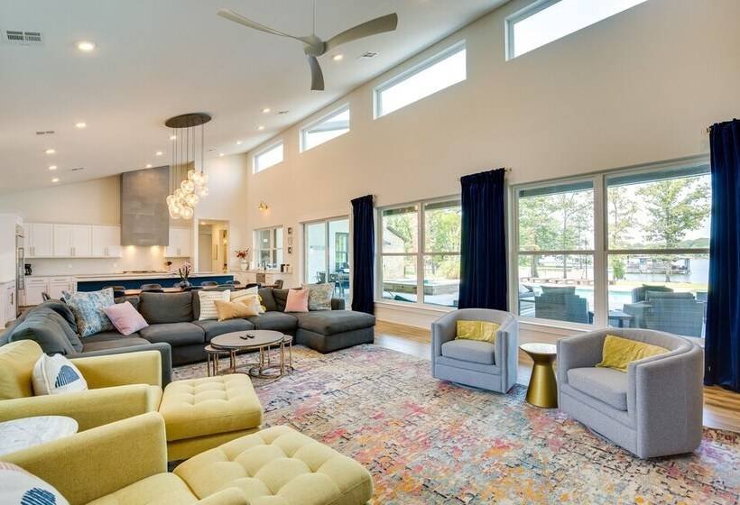 On Cedar Creek Reservoir: Malakoff Home W/ Pool!