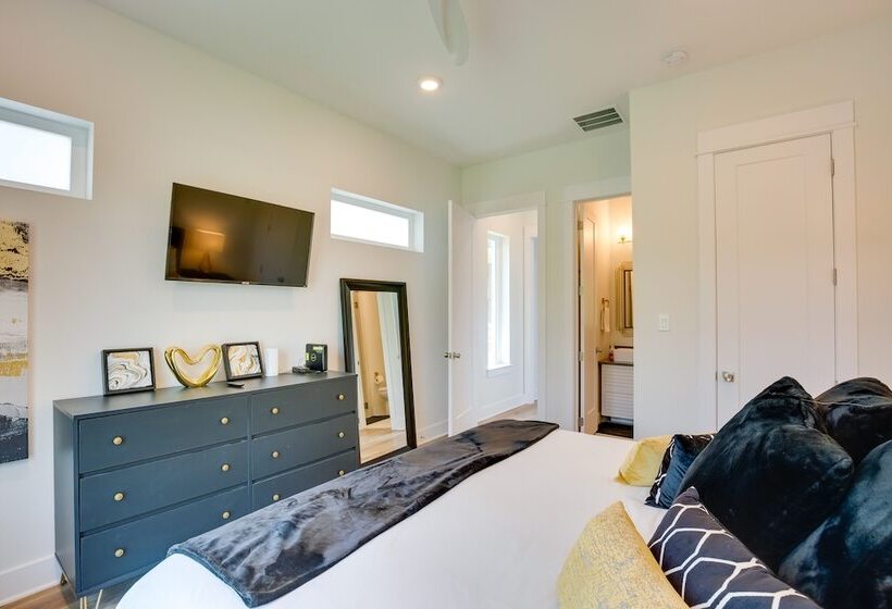 On Cedar Creek Reservoir: Malakoff Home W/ Pool!