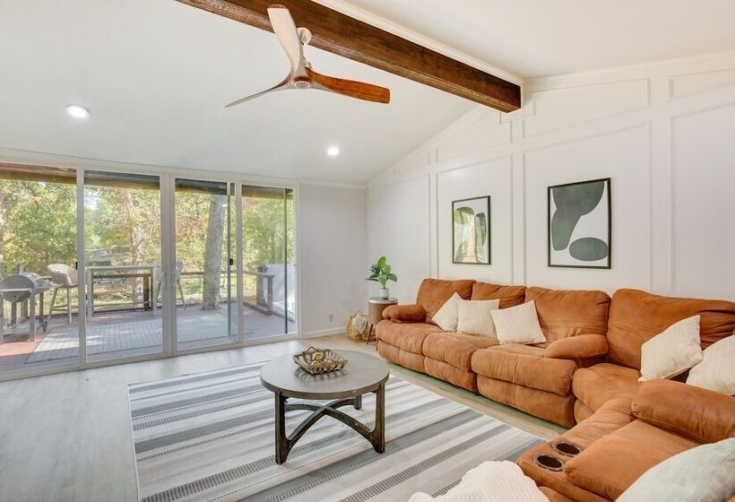 Hot Tub & Lake Access: Malakoff Retreat!