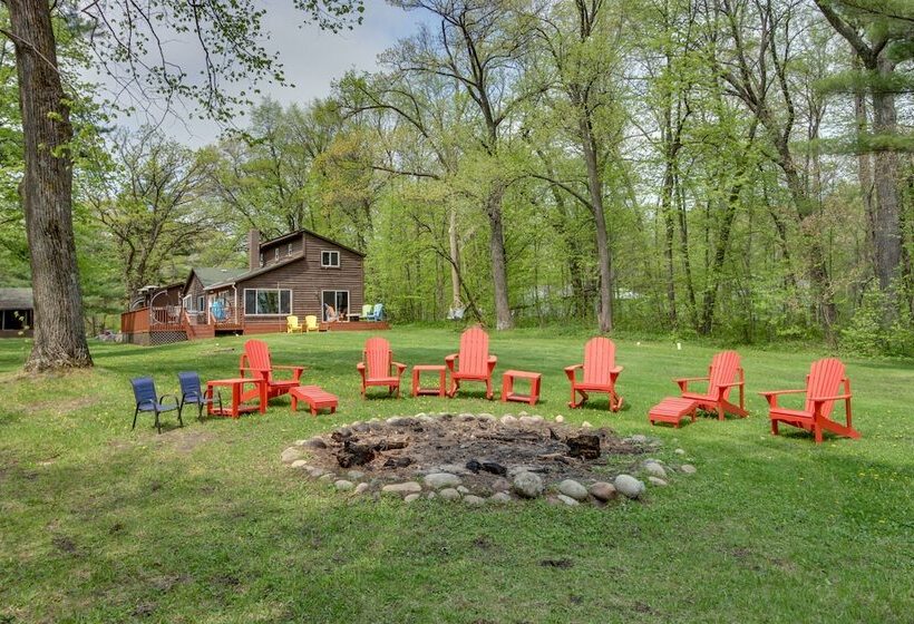 Minnesota Cabin W/ Deck & Private Beach