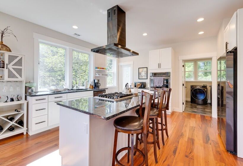 Modern Arch Cape Home: Ocean View, Steps To Beach!