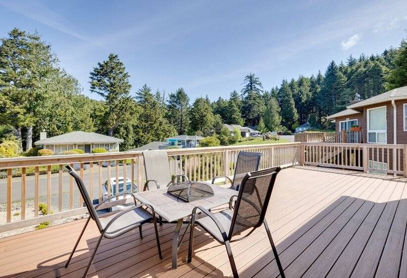 Modern Arch Cape Home: Ocean View, Steps To Beach!