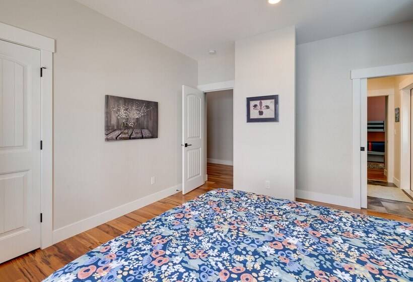 Modern Arch Cape Home: Ocean View, Steps To Beach!