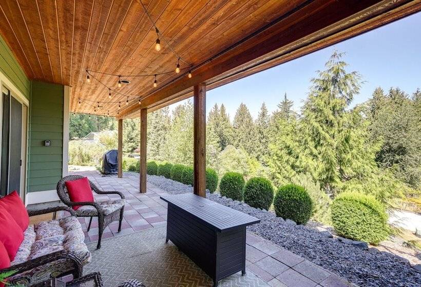 Modern Bellingham Retreat Near Galbraith Mountain!