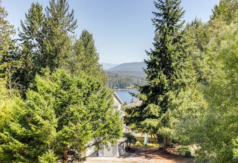 Modern Bellingham Retreat Near Galbraith Mountain!