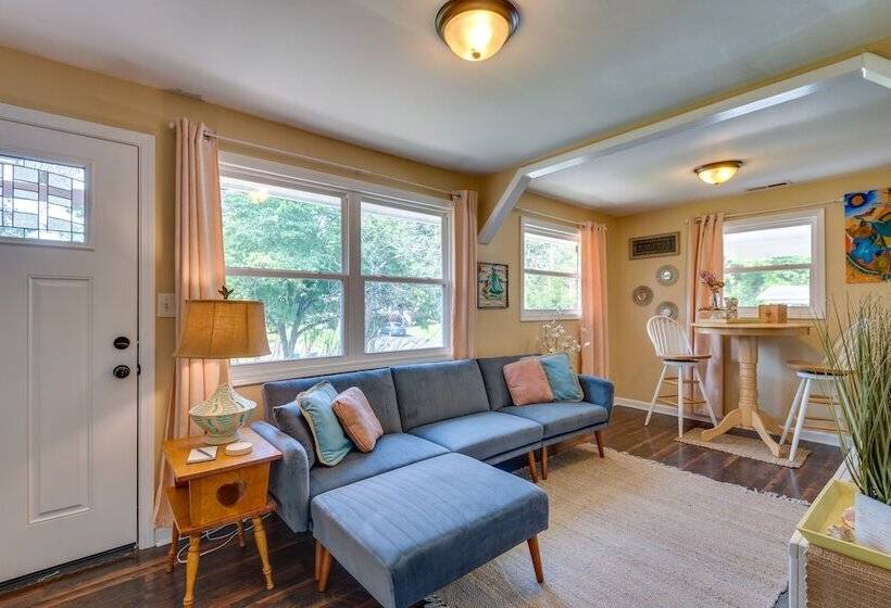 Modern Belmont Home ~ 2 Mi To Historic Downtown!