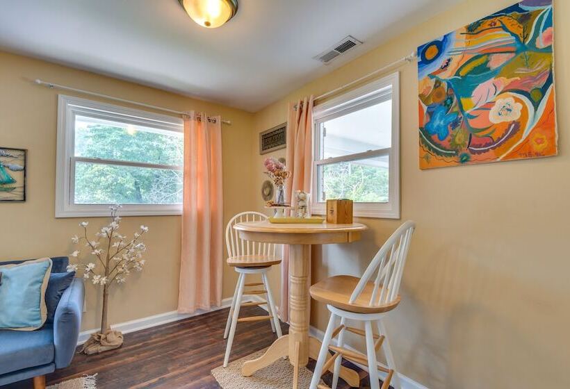 Modern Belmont Home ~ 2 Mi To Historic Downtown!