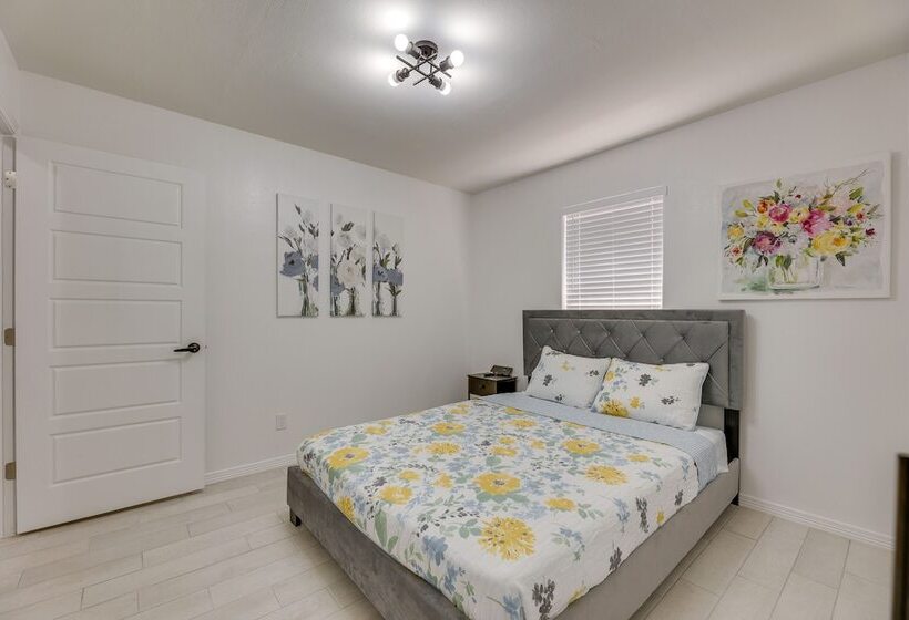 Modern Home In Edinburg: Half Mi Walk To Utrgv!