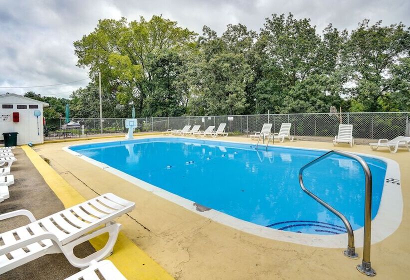 Modern Kentucky Lake Home: Pool & Boat Ramp Access